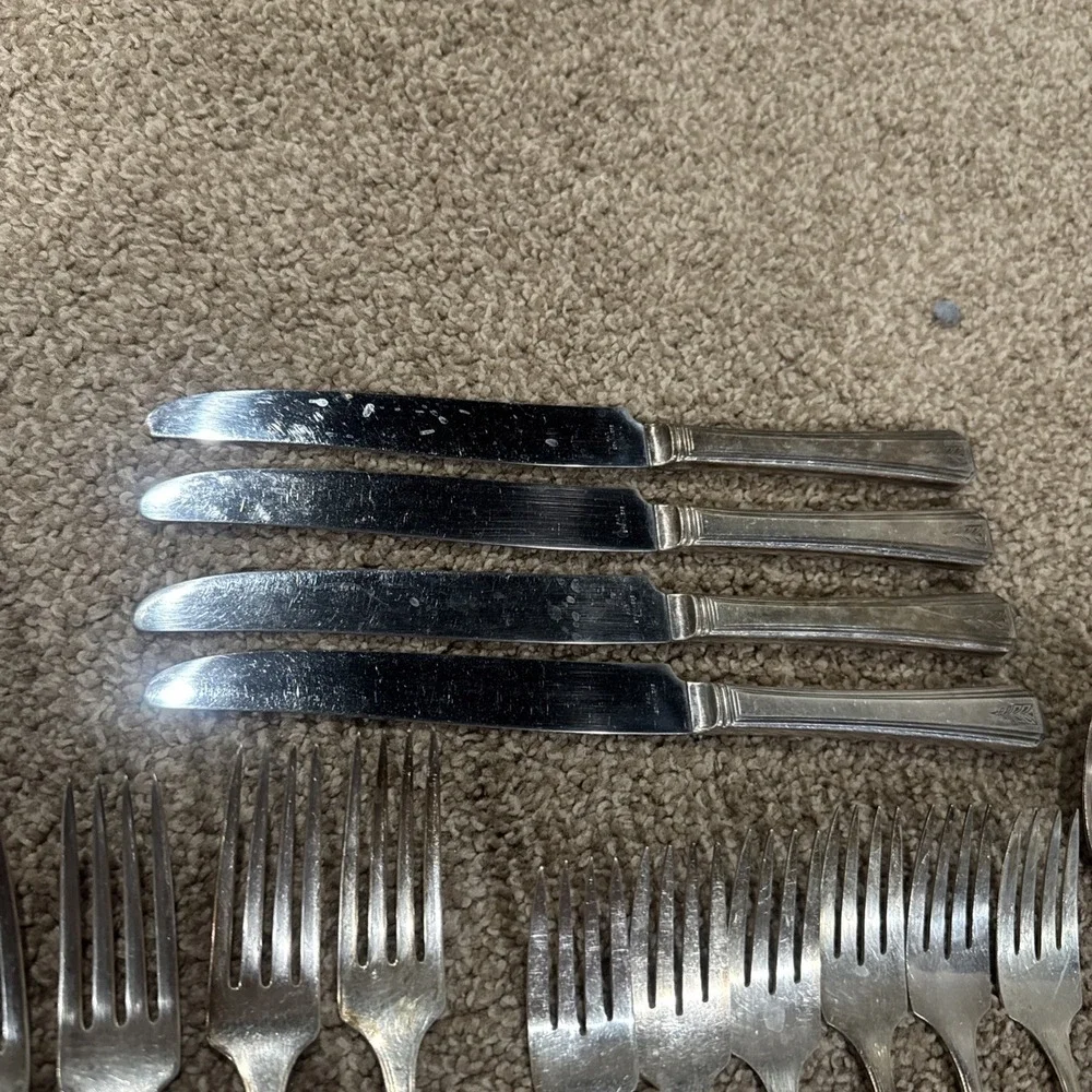 Oneida Community Clarion Par Plate Dinner Forks Knives Spoons 25 Pieces
